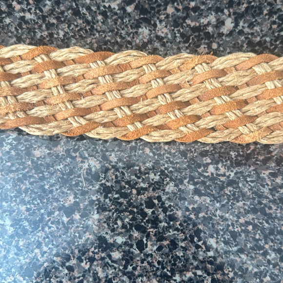 Eddie Bauers women’s belt - Picture 3 of 10